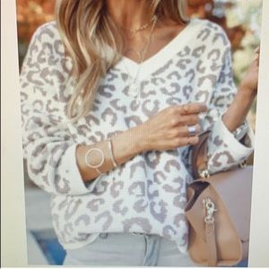 OS new goodnight macaroon leopard V neck sweater